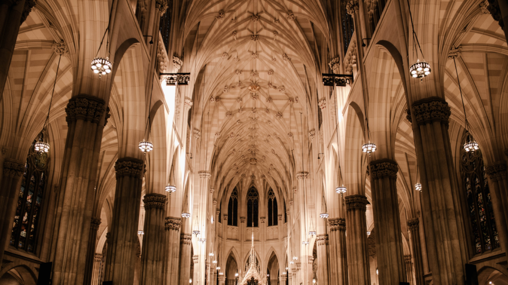 Igreja antiga e vazia, para falar sobre a importância da psicologia